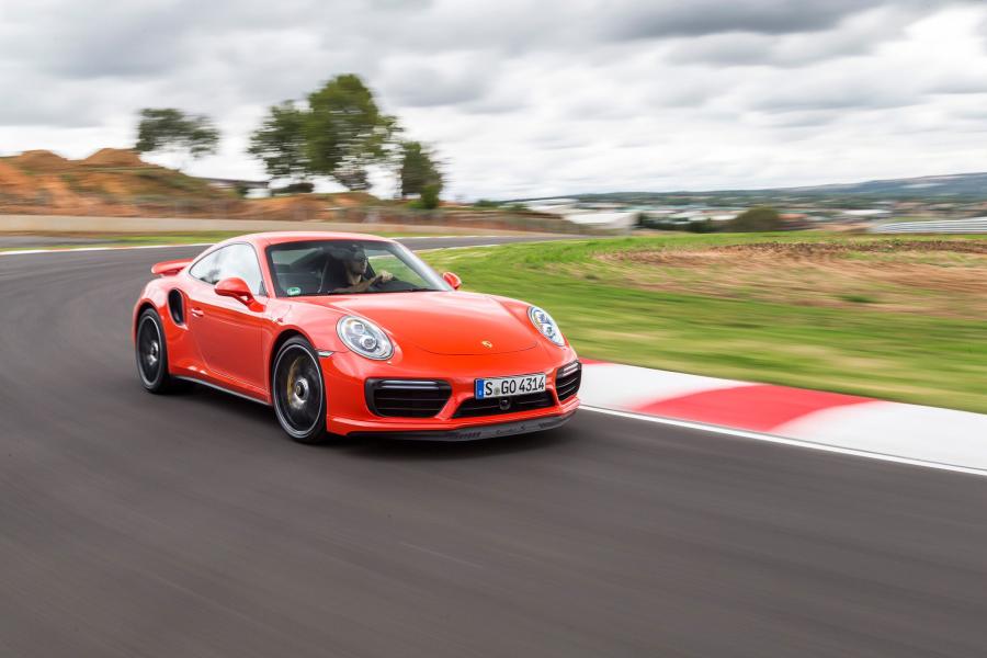  Porsche 911 Turbo S Coupe 2016 года  (WW) (фото 19 из 30)